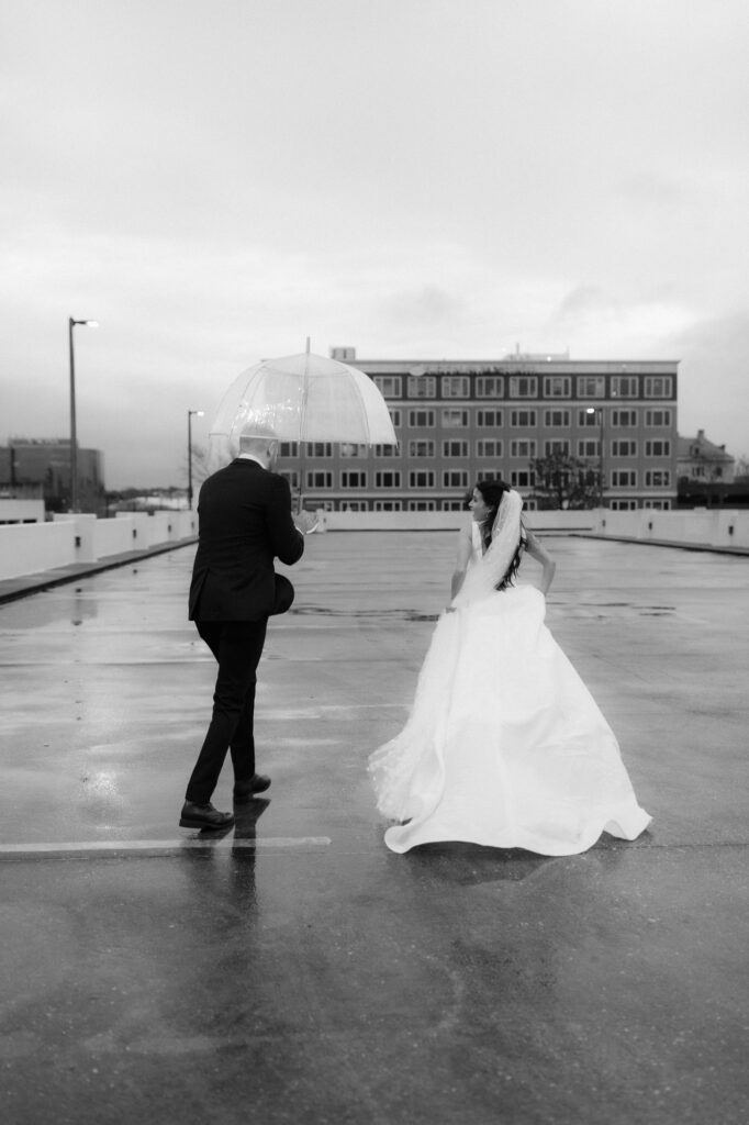 ntimate rainy day wedding portraits at 5eleven Palafox