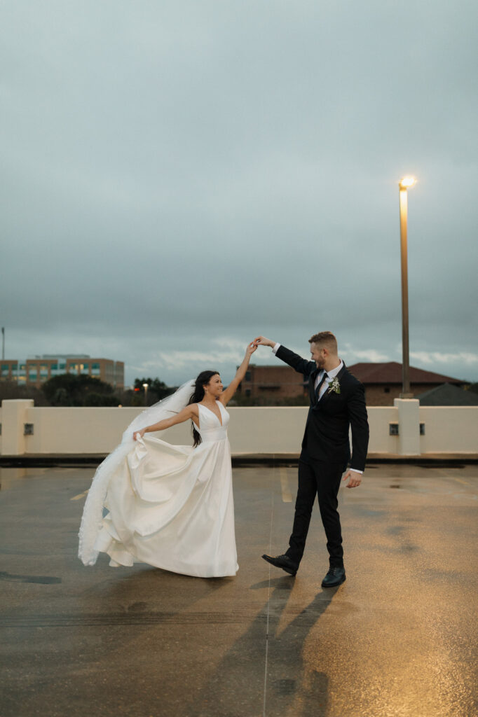 ntimate rainy day wedding portraits at 5eleven Palafox